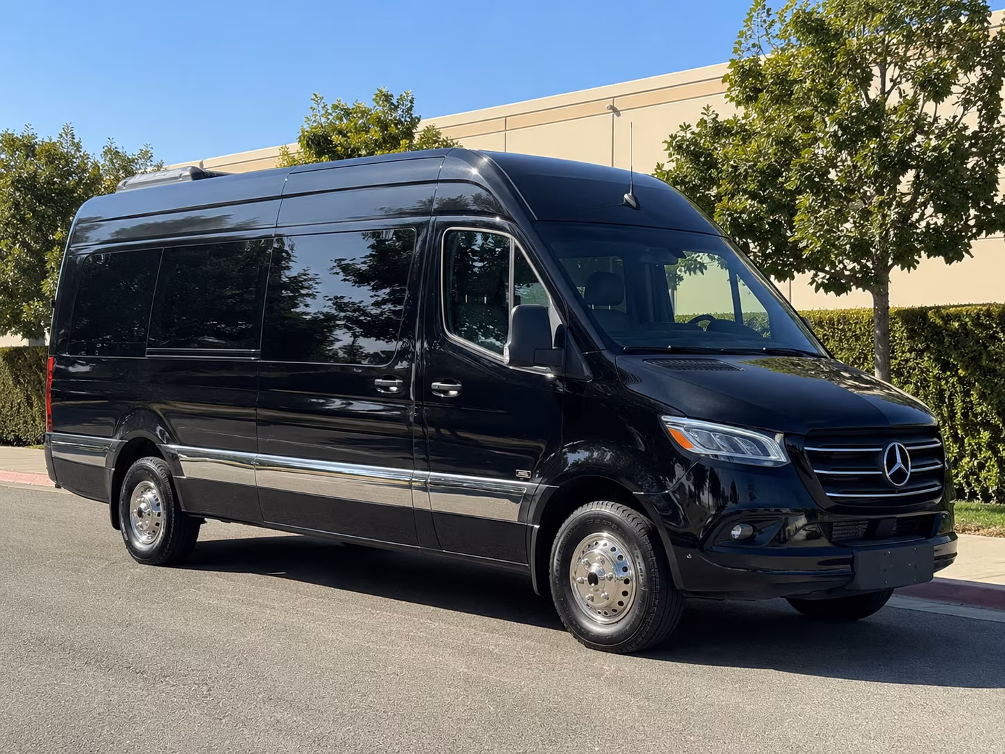 Sandy Wedding Transportation & Shuttle Service