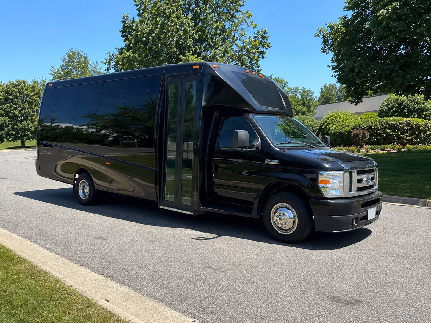 Sandy Winery Tour & Pub Crawl Transportation