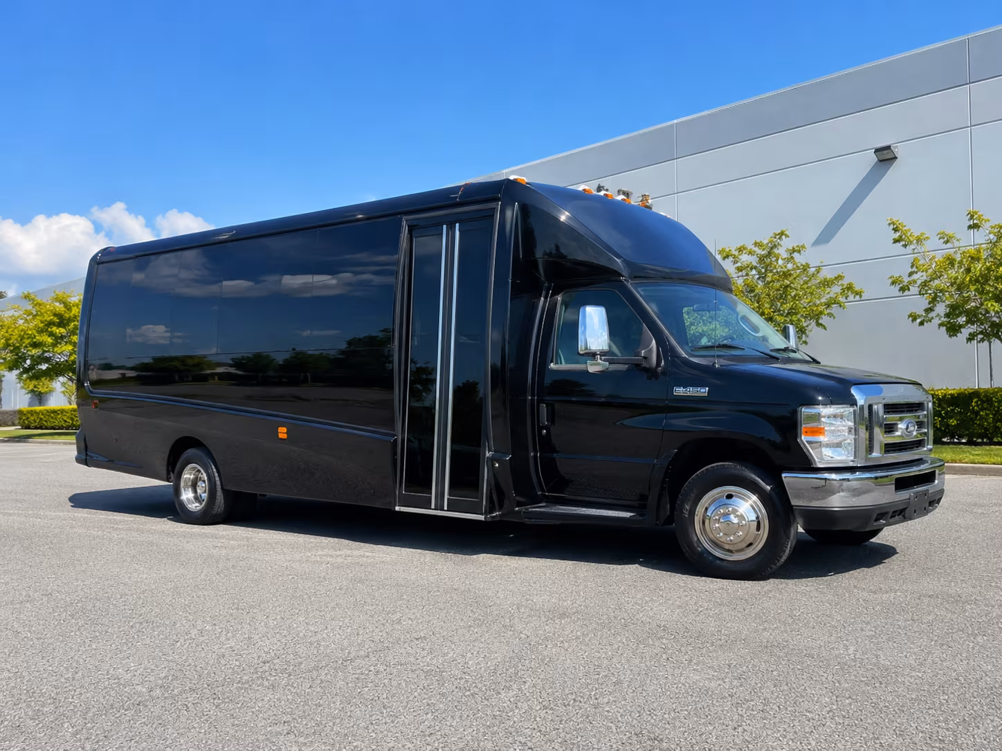 West Jordan Winery Tour & Pub Crawl Transportation party bus exterior